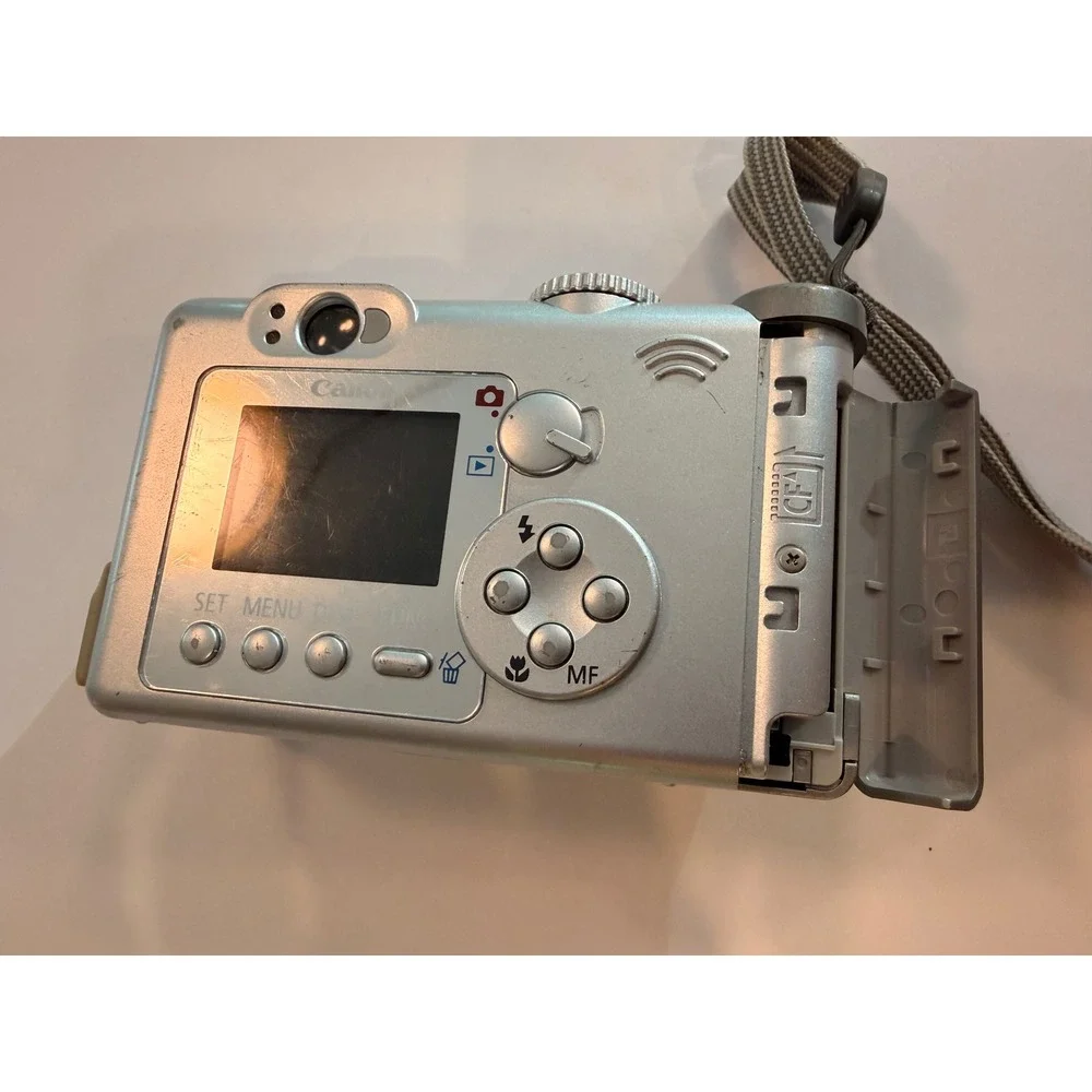 Canon PowerShot A70 Digital Camera 3.2MP 3x Zoom Silver Vintage Y2K PC1043